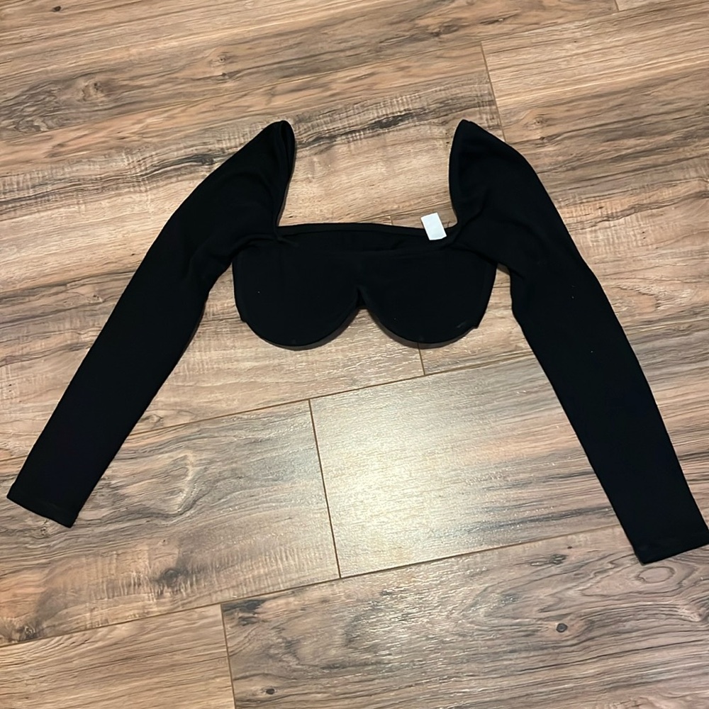 Amazon Women’s Black Crop Top Size Small